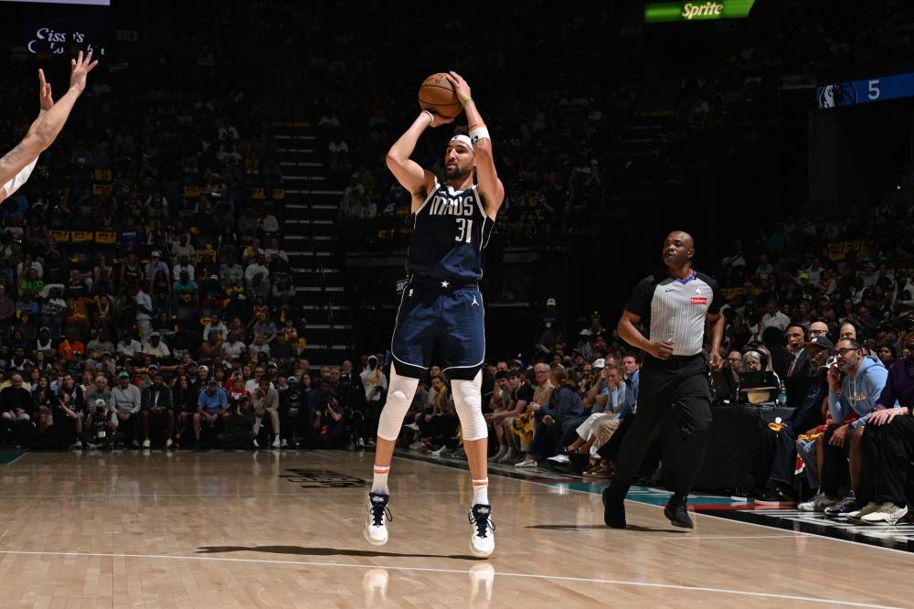 在采访中表 在采访中表